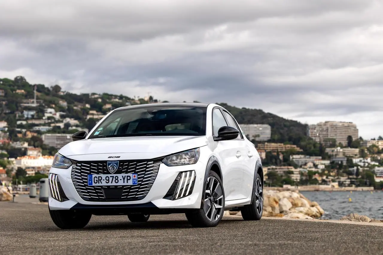 Peugeot E-208 électrique 2026