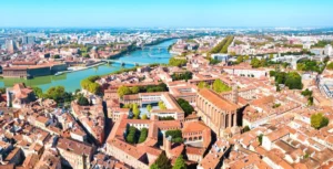 Une vue aérienne de la ville de Toulouse