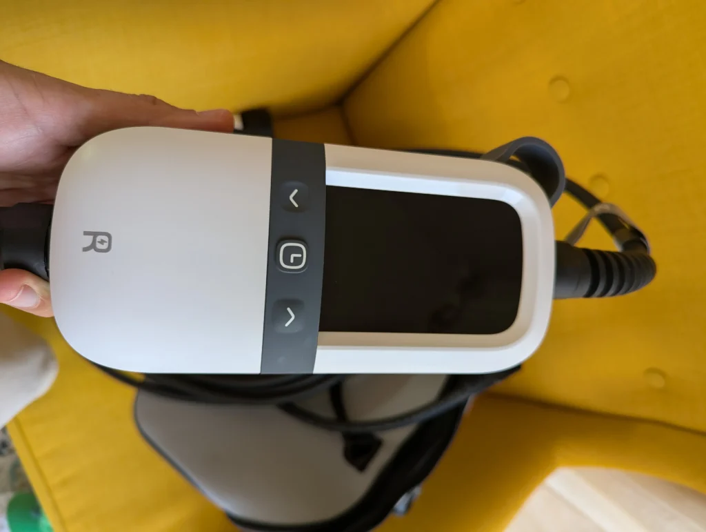 Boîtier de contrôle du chargeur portable Rheidon PC200-3K6 avec son écran numérique